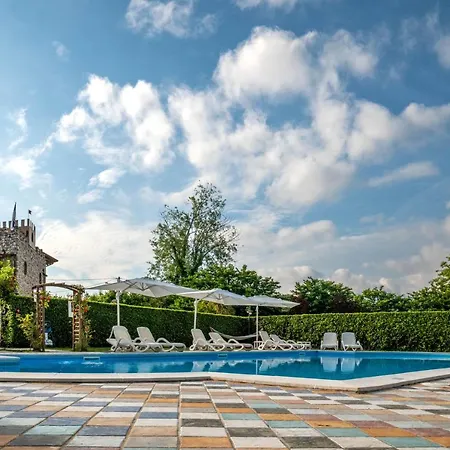 Castello Dei Templari Bed & Breakfast Lucca