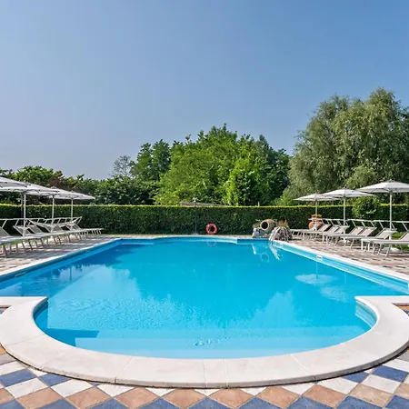 Castello Dei Templari Bed & Breakfast 4*