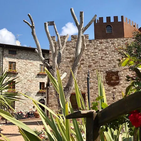 Castello Dei Templari Bed & Breakfast 4*