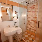 Bed and breakfast Castello Dei Templari Lucca