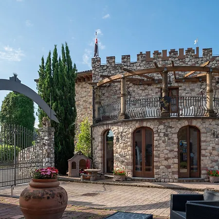 Bed and Breakfast Castello Dei Templari 4*