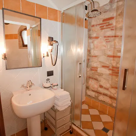Bed and Breakfast Castello Dei Templari Λούκα