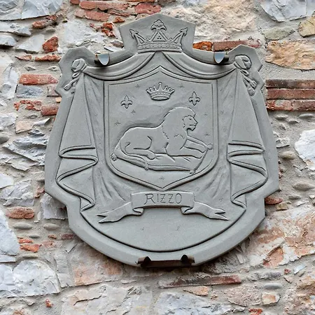 Castello Dei Templari 2* Lucca