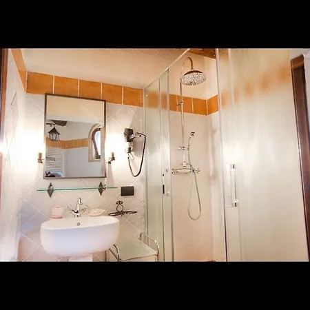 Alojamento de Acomodação e Pequeno-almoço Castello Dei Templari 4*